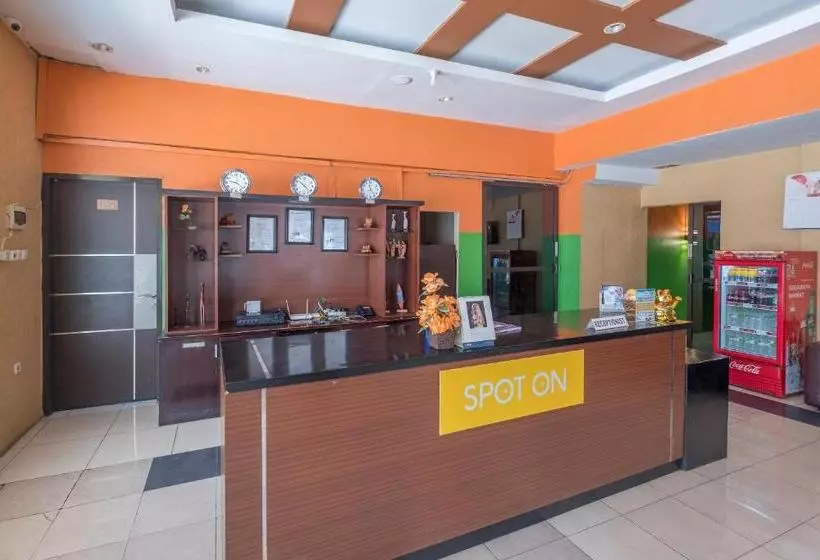 ホテル Spot On 1691 Wisma Benhil Toddopuli