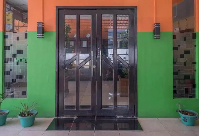 ホテル Spot On 1691 Wisma Benhil Toddopuli
