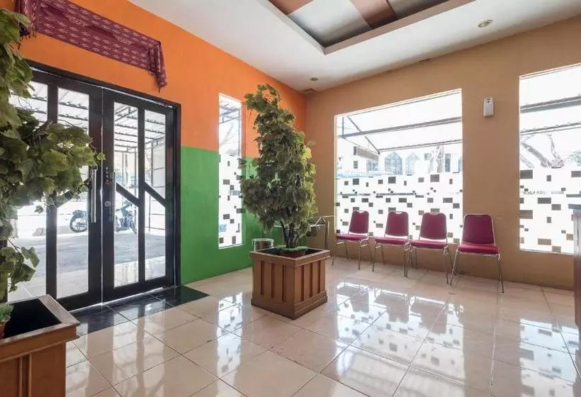 ホテル Spot On 1691 Wisma Benhil Toddopuli