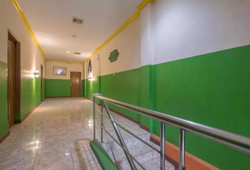 ホテル Spot On 1691 Wisma Benhil Toddopuli
