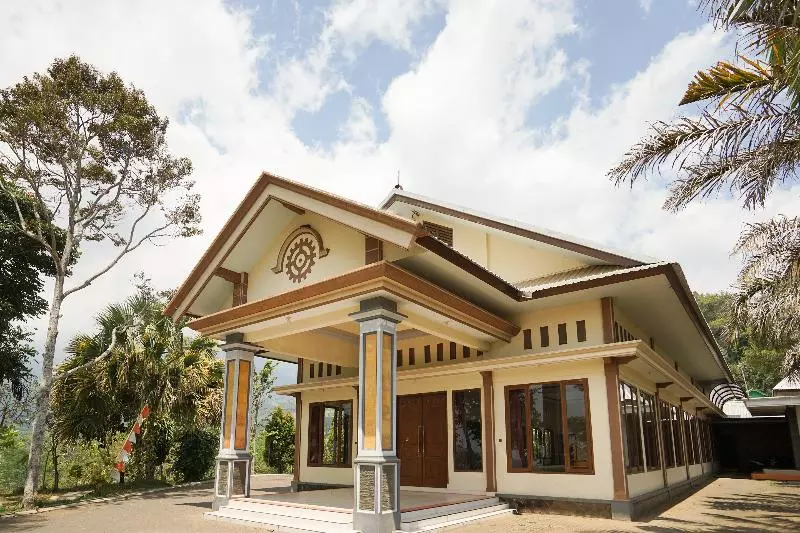 Hotelli Bumi Bermi Permai Near Bermi Eco Park Mitra Reddoorz