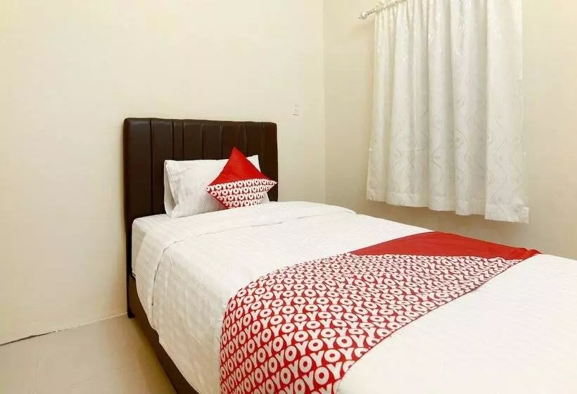 ホテル Oyo 1332 Almonsari Residence