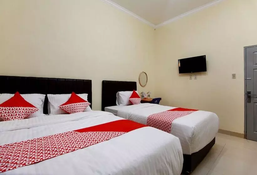 ホテル Oyo 1332 Almonsari Residence