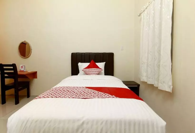ホテル Oyo 1332 Almonsari Residence