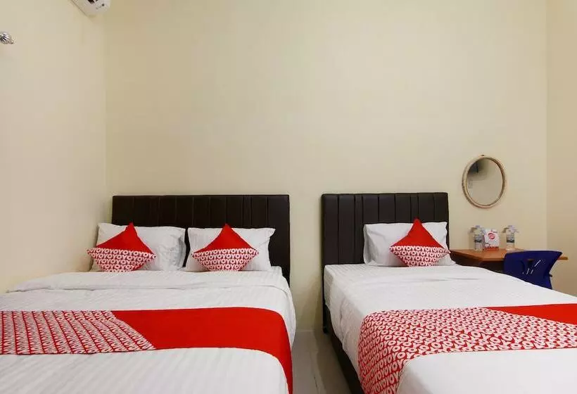 ホテル Oyo 1332 Almonsari Residence
