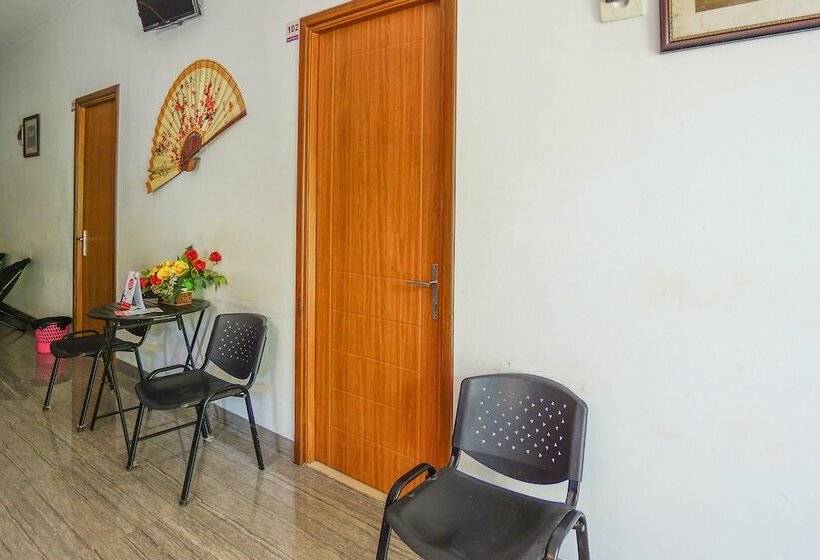 فندق Oyo 1573 Mahera Residence