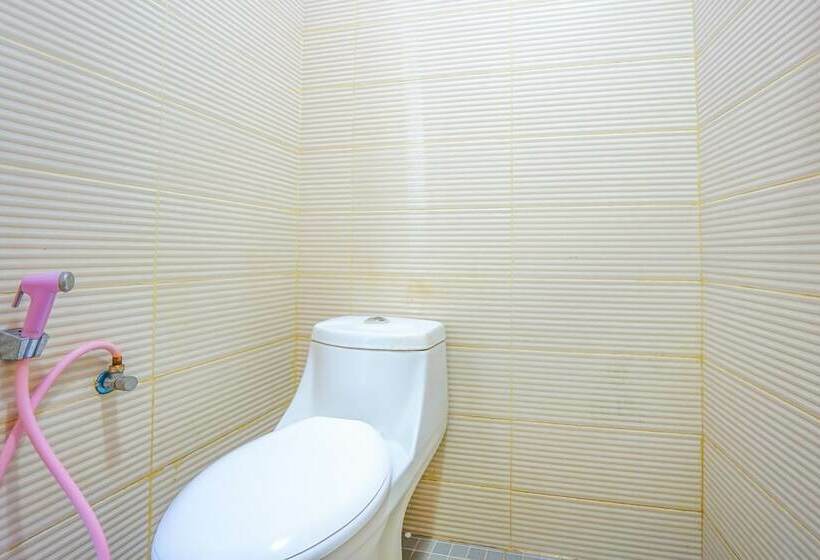 فندق Oyo 1573 Mahera Residence