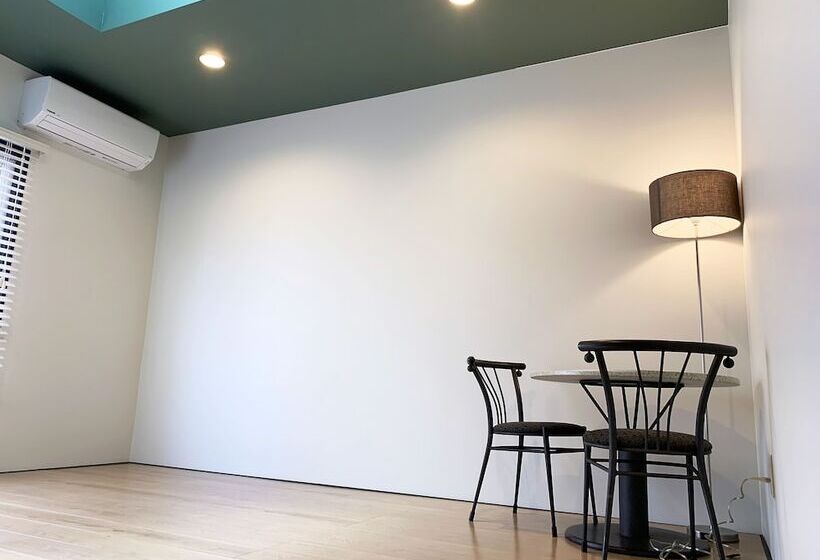 هاستل Cactus Inn