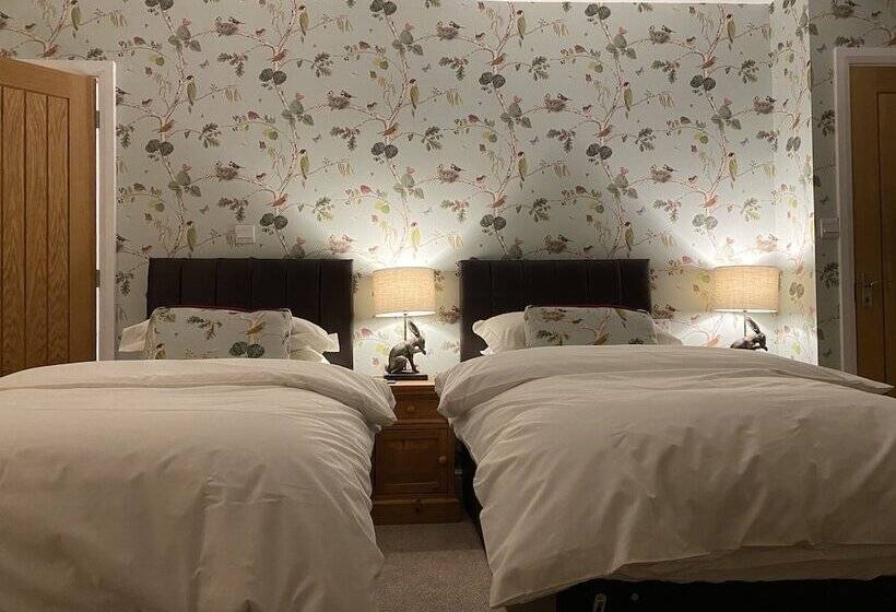 تختخواب و صبحانه Lancasters Cottage