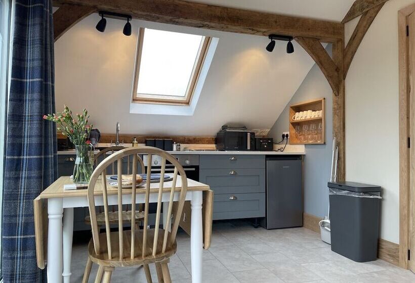 تختخواب و صبحانه Lancasters Cottage