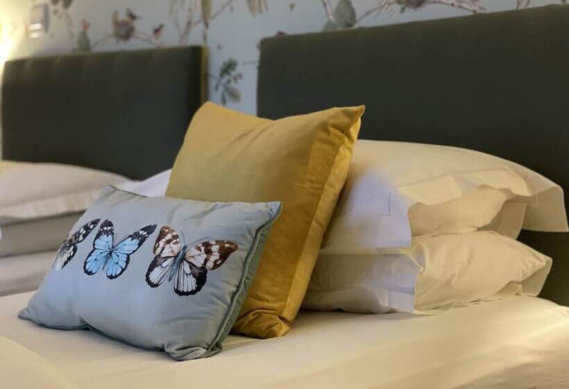 تختخواب و صبحانه Lancasters Cottage