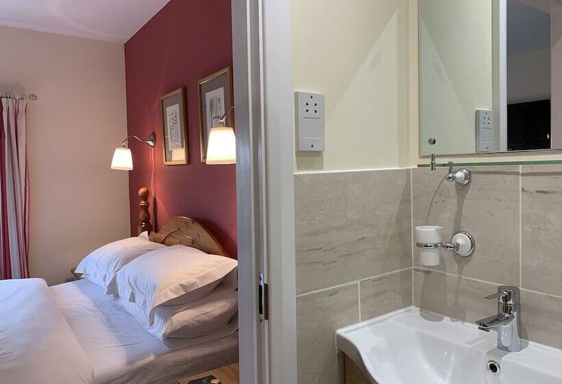 تختخواب و صبحانه Lancasters Cottage