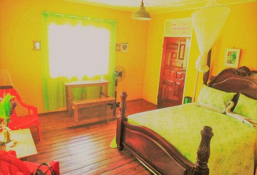 تختخواب و صبحانه Toga Guest House