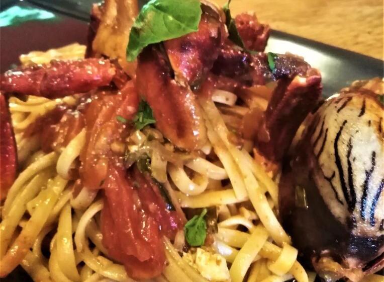 تختخواب و صبحانه Toga Guest House