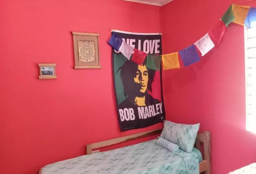 تختخواب و صبحانه Toga Guest House