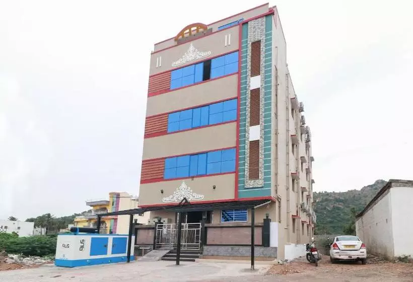 Hotelli Spot On 49005 Nandhini Residency