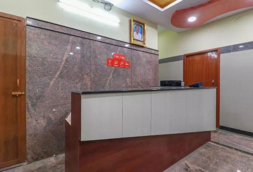 Hotelli Spot On 49005 Nandhini Residency