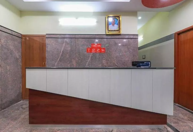Hotelli Spot On 49005 Nandhini Residency