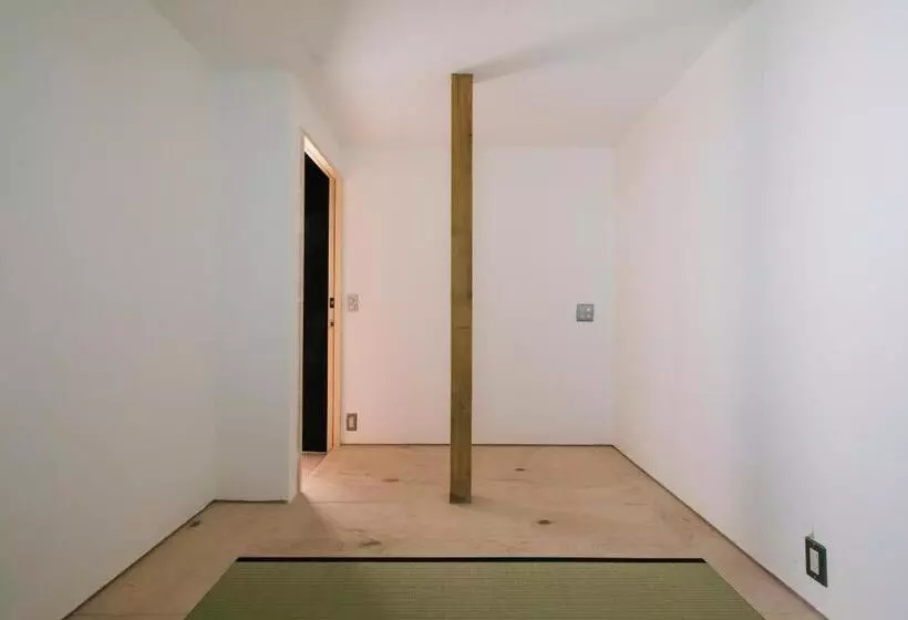 Atelier & Hostel Nagaisa Ura