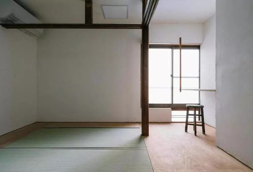 Atelier & Hostel Nagaisa Ura