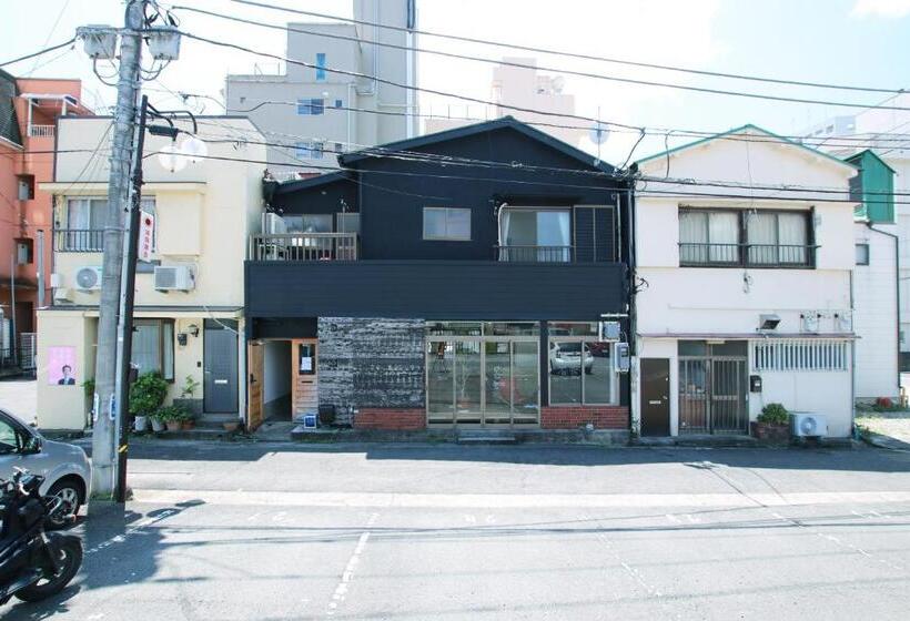 Atelier & Hostel Nagaisa Ura