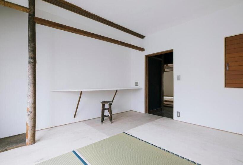 Atelier & Hostel Nagaisa Ura