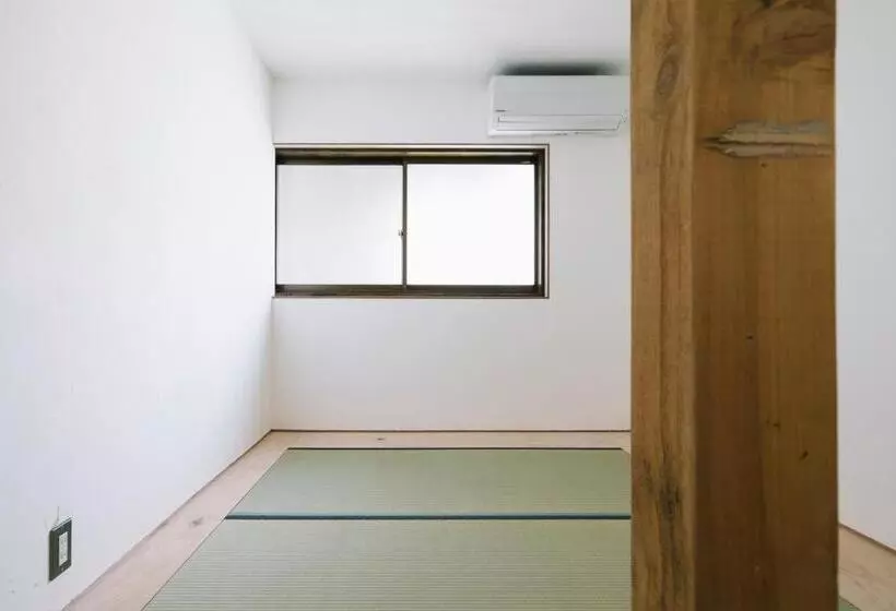 Atelier & Hostel Nagaisa Ura