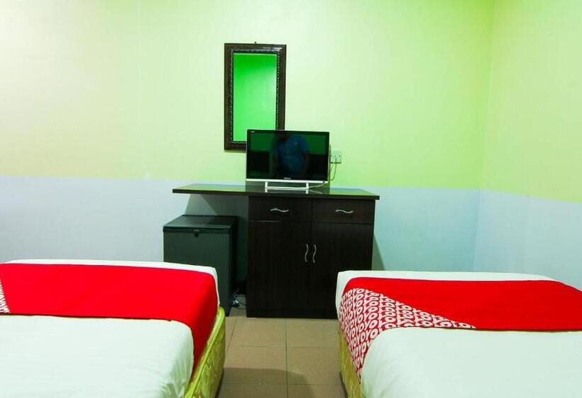 فندق Oyo 43962 Ezzy In