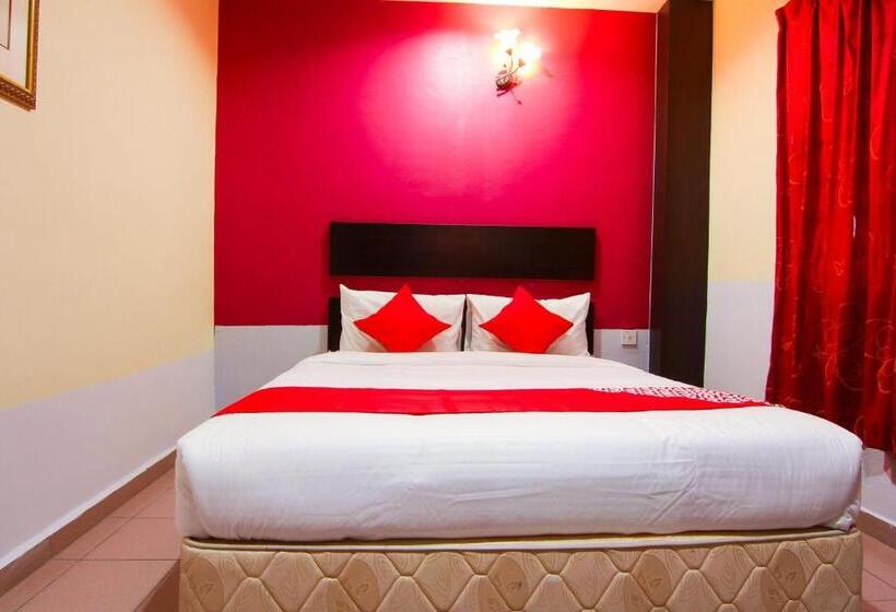 فندق Oyo 43962 Ezzy In