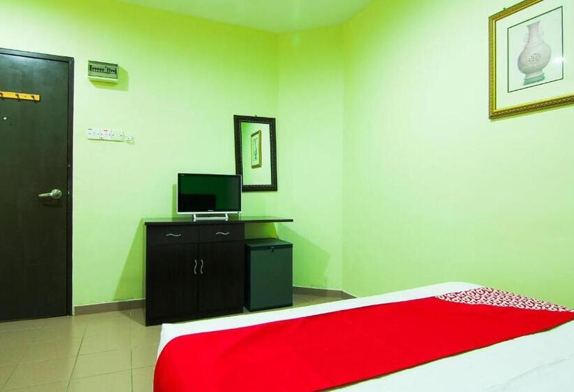 فندق Oyo 43962 Ezzy In