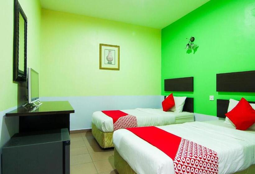 فندق Oyo 43962 Ezzy In