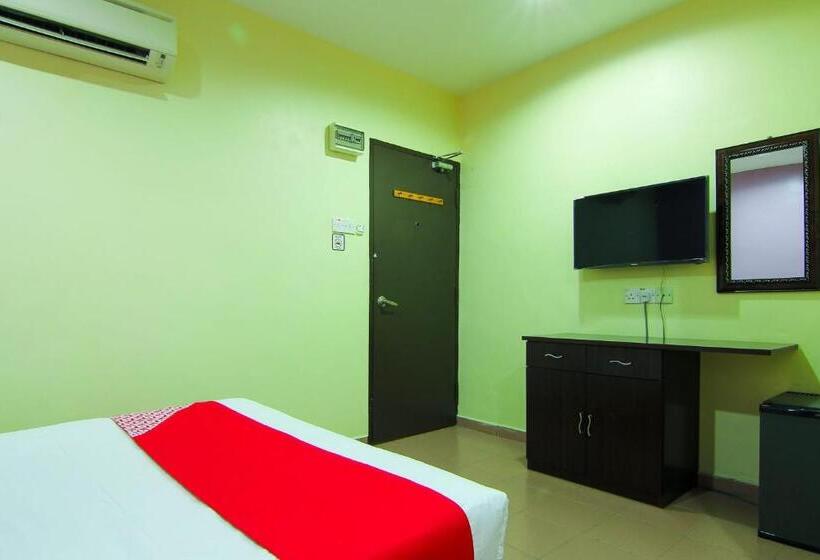 فندق Oyo 43962 Ezzy In