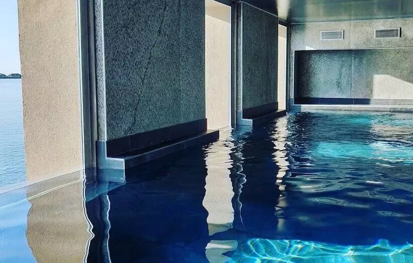 Hotelli Splendid Hôtel & Spa