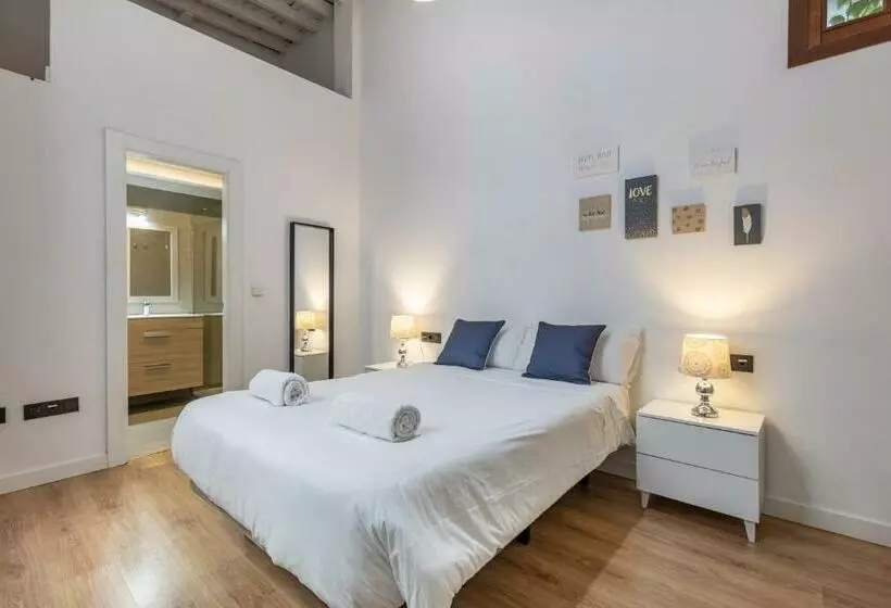 Apartamentos Granada Deluxe 3000