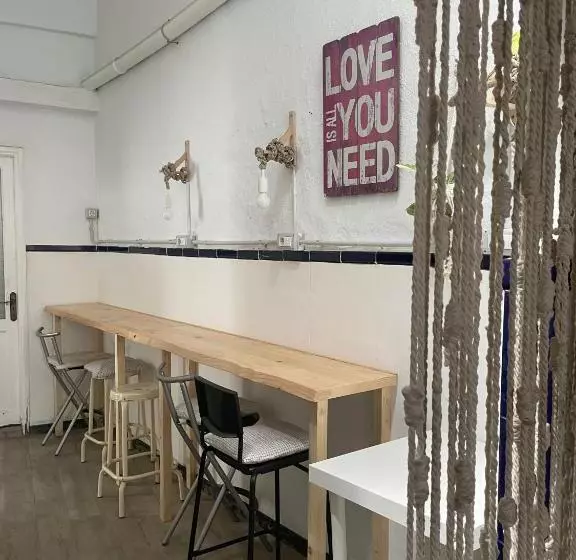 Hostelli Casa Calma Yoga Guesthouse