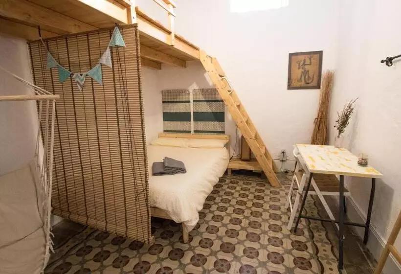 Hostelli Casa Calma Yoga Guesthouse