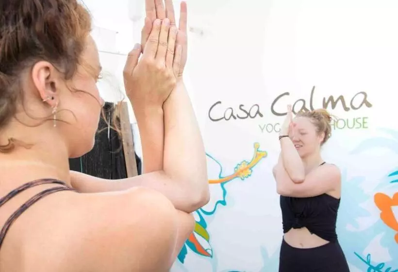 Hostelli Casa Calma Yoga Guesthouse