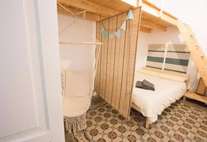 Hostelli Casa Calma Yoga Guesthouse