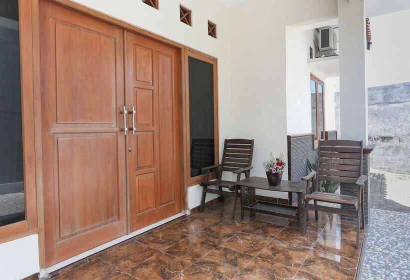 فندق Oyo 1680 Dahlia Residence