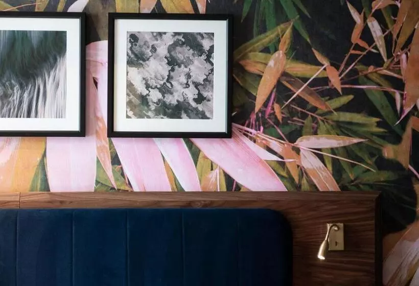 Hotelli The Merlin By Innkeeper S Collection