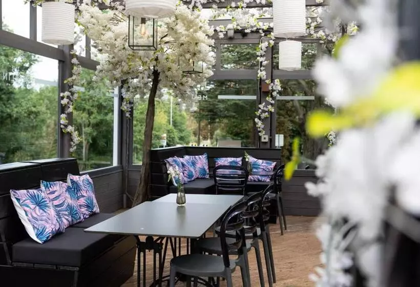 Hotelli The Merlin By Innkeeper S Collection