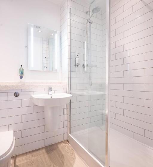 호텔 The Merlin By Innkeeper S Collection