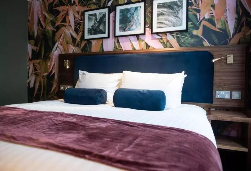 Hotelli The Merlin By Innkeeper S Collection