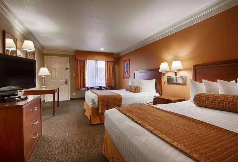 בית מלון כפרי Best Western Angleton Inn