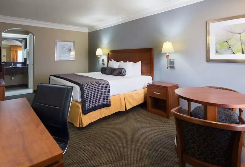 בית מלון כפרי Best Western Angleton Inn