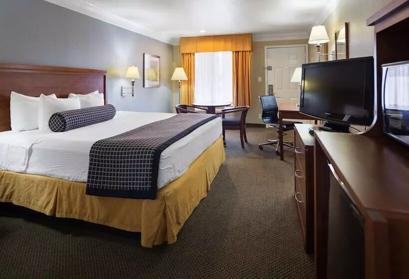 בית מלון כפרי Best Western Angleton Inn