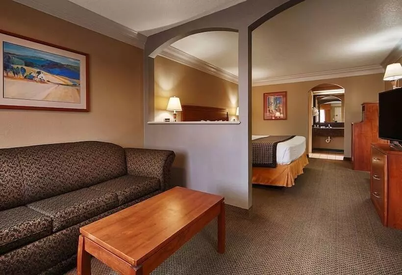 בית מלון כפרי Best Western Angleton Inn