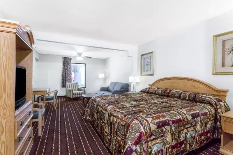 هتل Brentwood Inn & Suites