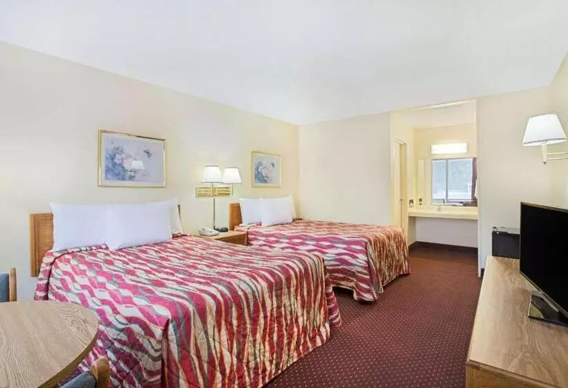 هتل Days Inn By Wyndham Bristol Parkway