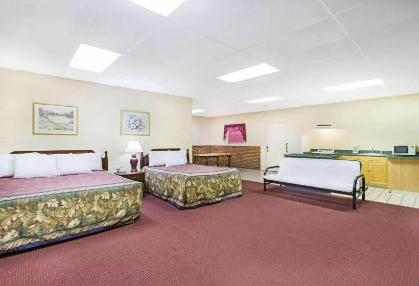 هتل Days Inn By Wyndham Bristol Parkway